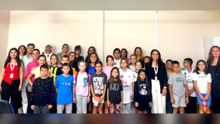 Gelibolu İlçe Sağlık Müdürlüğü öğrenci ve velilere skolyoz dahil sağlık eğitimi verdi