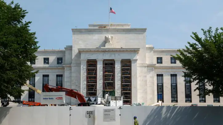 Global bonds sell off as Middle East conflict escalates, further stoking inflation fears | CNN Business