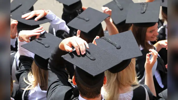 Graduating in AI Era Is Like ‘Large Recession’ For Starting Pay