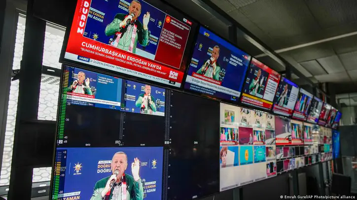 Halk TV'ye polis baskını: Kayyum atandı, yayın kesildi