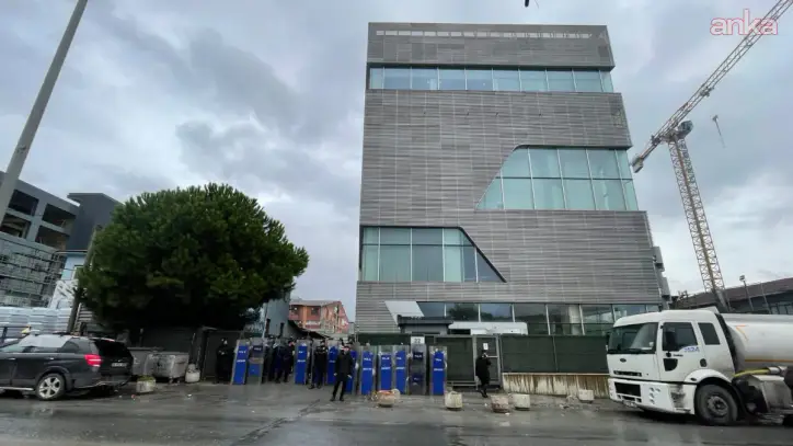 Halk TV'ye kayyım atandı... Özgür Özel: Türkiye, bu kötülüğü yenecek