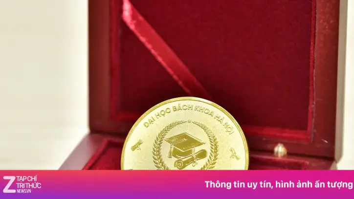 Hanoi Bilim ve Teknoloji Üniversitesi'nden üç öğrenci tam puanla mezun oldu.