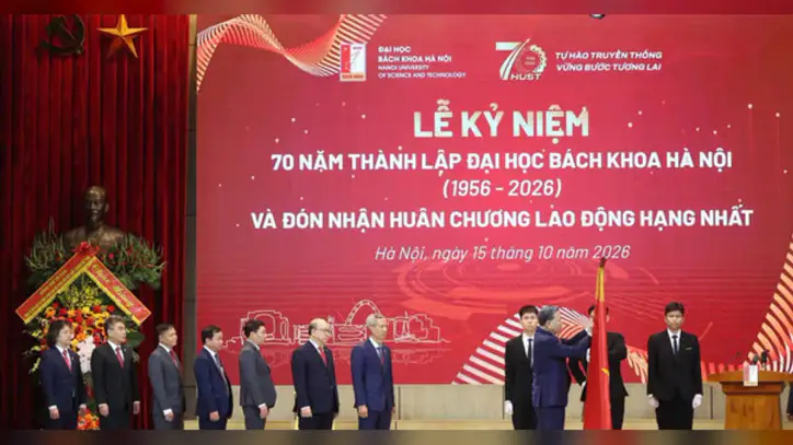 Genel Sekreter ve Cumhurbaşkanı To Lam: Vietnam'ın teknoloji ve sanayisine liderlik edebilecek yetenekli bireyleri yetiştirmek.