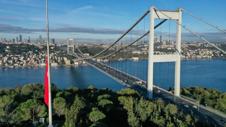 Hazine ve Maliye Bakanlığından özelleştirme açıklaması: Köprü ve otoyollar satılmıyor, işletme hakkı devrediliyor