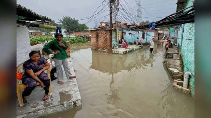 Heavy rain and flooding kill at least 62 in northern India