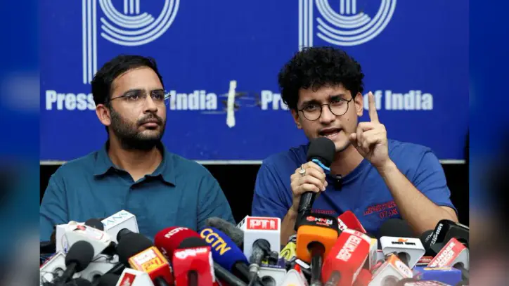 Indian Police Detain 'Cockroach' Movement Leaders Demanding Election Chief Stand Down