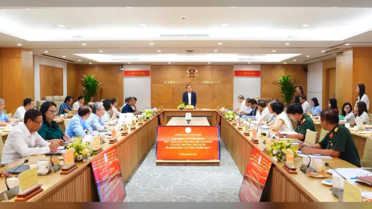 Ho Chi Minh Ödülü ve Devlet Bilim ve Teknoloji Ödülü üzerine oturum