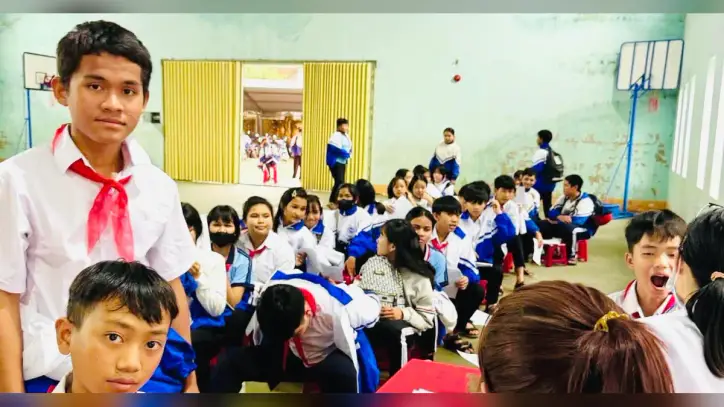 Hoi Phu Bölgesi, 12.000'den fazla öğrenci için düzenli sağlık kontrolleri gerçekleştiriyor.