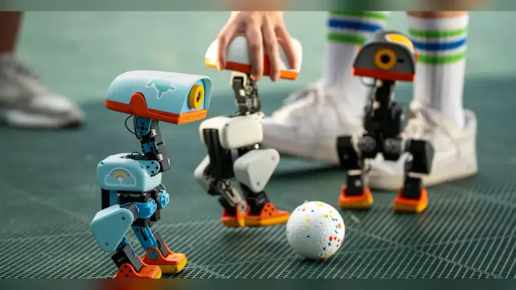 Hugging Face’s new robot is an adorable rollerskating duck