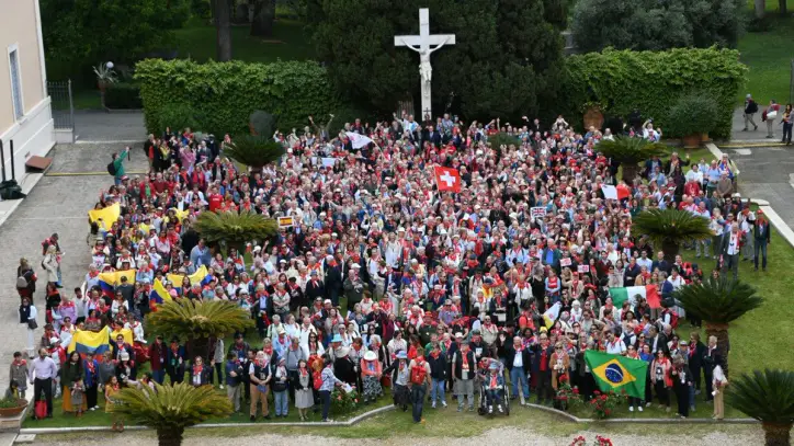 Hundreds of children to pray the Rosary for Peace with Pope Leo on October 1 - Vatican News