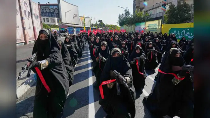 Hundreds of thousands attend Iran's biggest government-organized rally since the war began