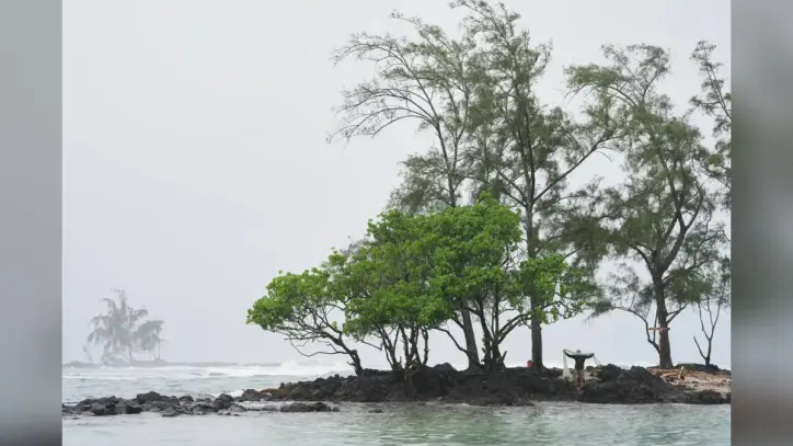 Hurricane Nolo skirts Hawaii, Hurricane Polo still moving towards Mexico