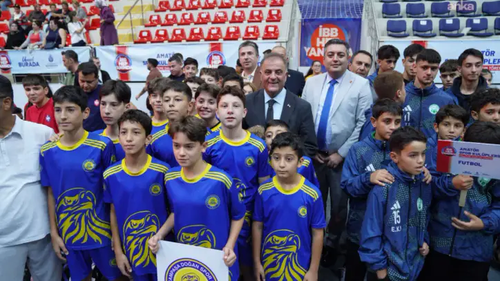 İBB’den kentteki amatör spor kulüplerine malzeme desteği... Nuri Aslan: Bizim meselemiz ülkemizde sağlıklı nesiller yetiştirmek