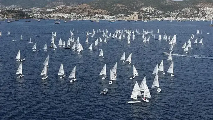 ILCA U21 Avrupa Şampiyonası Bodrum’da renkli görüntülerle başladı