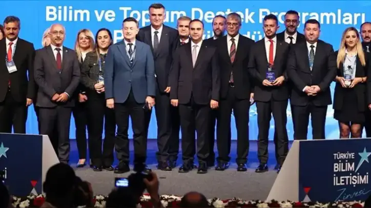 İlk Türkiye Bilim İletişimi Zirvesi düzenlendi! Bakan Kacır: Bilim insanlarımızla, gençlerimizle el ele çalışmaya devam edeceğiz