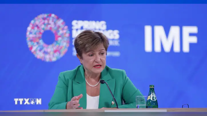 IMF, küresel ekonomi için enflasyon riskleri ve yapay zeka yatırımlarına ilişkin riskler konusunda uyarıda bulundu.