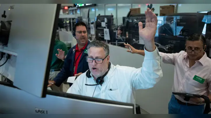 Investors prosper and consumers pay as the Iran war exacts an uneven economic toll 6 months in