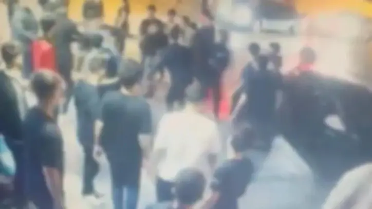 İstanbul'da sosyal medyada başlayan tartışma bıçaklı kavgayla son buldu - ensonhaber.com