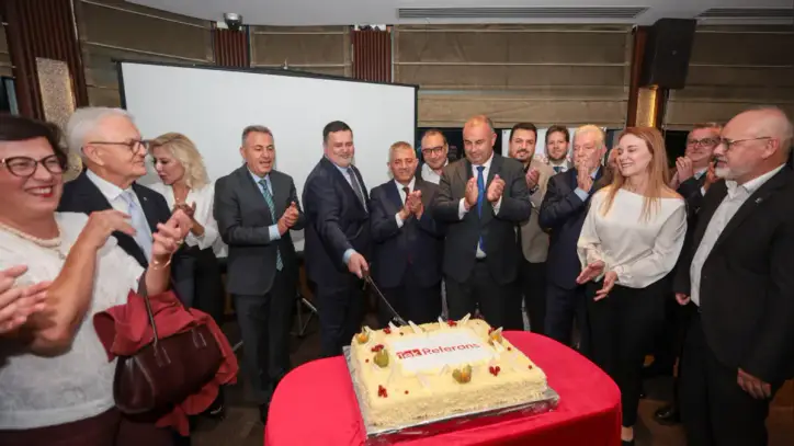 İzmir iş dünyasından Tek Referans'a destek: Ekonomi basınında yeni bir yol açıldı | Tek Referans