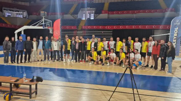 İzmir Valiliği voleybol takımı il turnuvasında şampiyon oldu - İzmir Haber - Habertürk Yerel Haberler