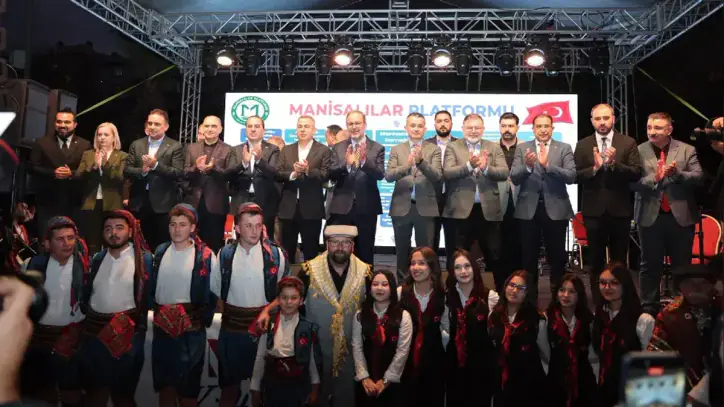 İzmir'de Manisa coşkusu: 'Manisa Kültür ve Sanat Festivali' binlerce vatandaşın katılımıyla açıldı | Erhan Gülenç