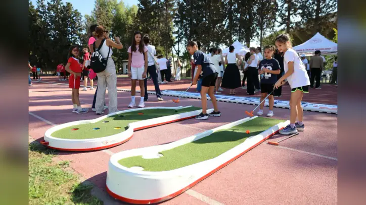 İzmir'de 'Sağlıklı Çocuk, Sağlıklı Gelecek' için spor şenliği