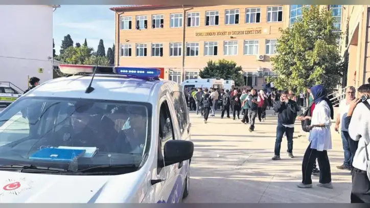 TUBA KALÇIK - Kapalı kapıların ardındaki gizli tehlike: Sosyal medya