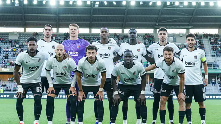 Usta yazardan dikkat çeken Vlahovic yorumu!