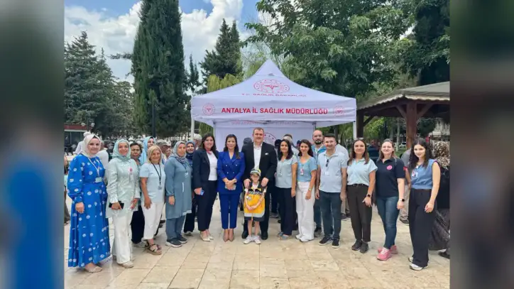 Kaymakam Yılmazer'den sağlık standına ziyaret