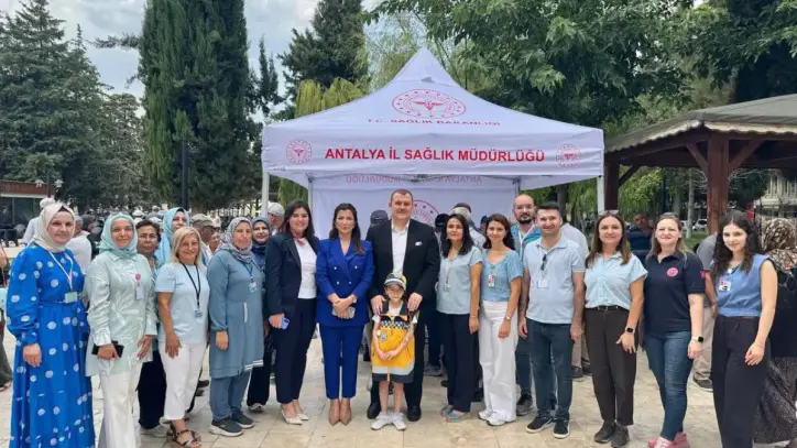 Kaymakam Yılmazer'den sağlık standına ziyaret