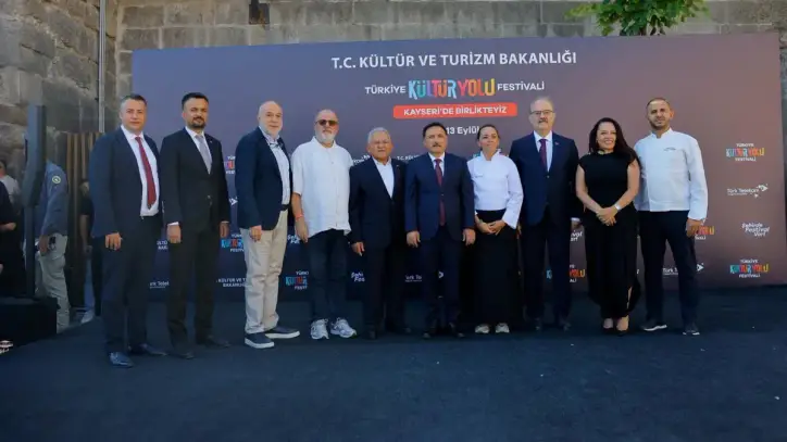 Kayseri Kültür Yolu Festivali’ni milyonlarca kişi takip etti! Belediye Başkanı Büyükkılıç'tan Bakan Ersoy’a teşekkür