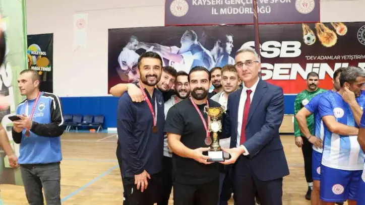 Kayseri'de Kamu Çalışanları Arasında Düzenlenen Spor Oyunları Tamamlandı