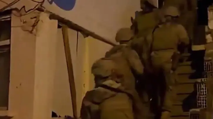 Sosyal medyada silah gösterisi yapan 17 kişiye KOM operasyonu!