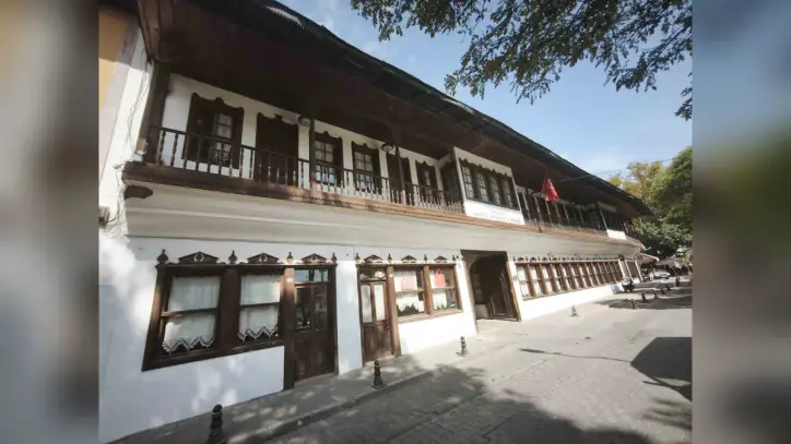 Konakaltı Kültür Merkezi’nin 6 parseli Mihrişah Valide Sultan Vakfı’na tescil edildi