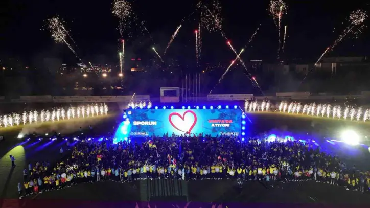Konya'da 2. Spor Okulları Olimpiyatları, 12 bin öğrenci ile coşku içinde başladı.