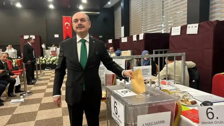 Körfez Ticaret Odası’nda Recep Öztürk güven tazeledi