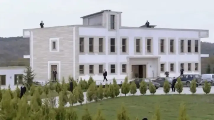 Kurtlar Vadisi'nin meşhur malikanesi satılıyor: Fiyat dudak uçuklattı!