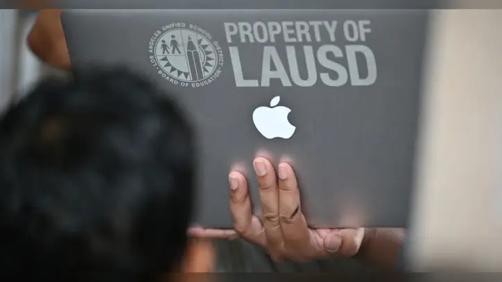 LAUSD students barred from AI use, in a surprise to school board and parents