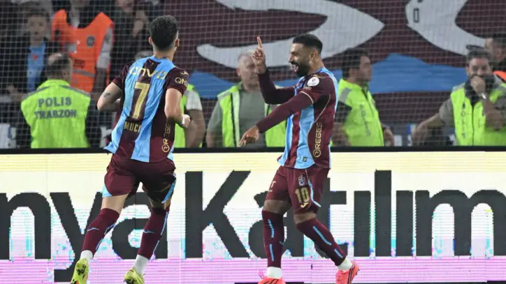 Ligin 'Reis'i Trabzon: Salah'ın 3 gol attığı maçta Galatasaray'a 4-0’lık skorla tarihi fark attı
