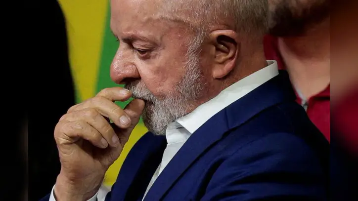 Lula Campaign Scrambles to Rebrand Before Brazil Runoff