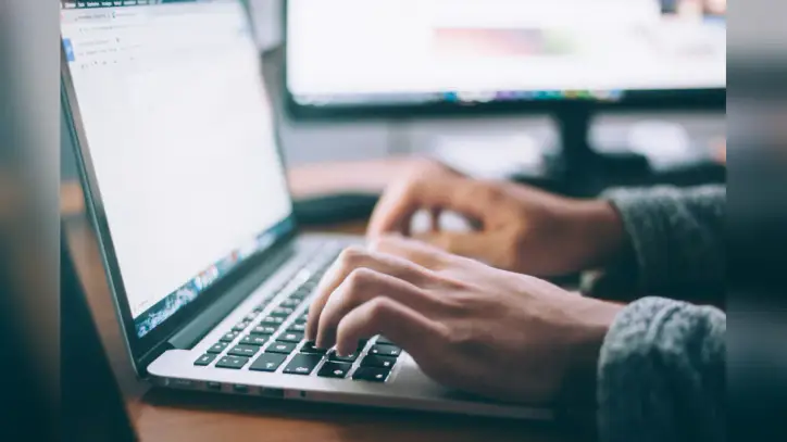 Majority Of Pastors Wary Of Artificial Intelligence To Interpret Scripture, But Still Use Technology
