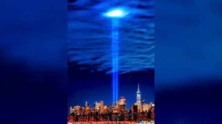 Two beams of light represent the former Twin Towers of the World Trade Center during the 2004 memorial of the September 11, 2001 attacks. They look like hopeful searchlights for an alien visitation that might bring peace to Earth. (Image credit: Wikimedia)