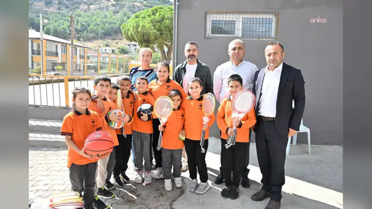 Manisa’da okulların spor altyapısına Büyükşehir desteği