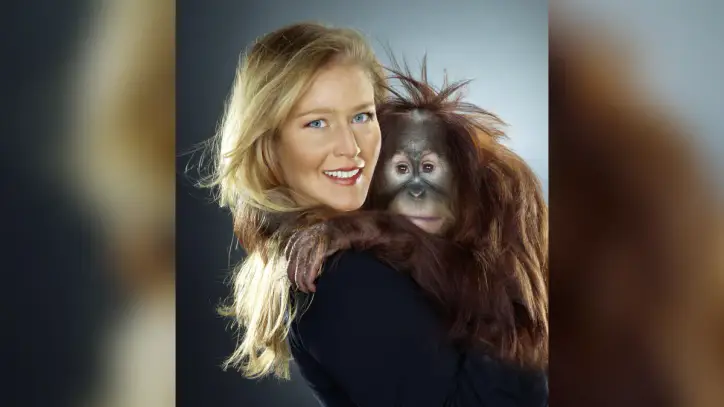 Maymunların aynasında insanı görmek: Jill Greenberg’in "Monkey Portraits" serisi - Medyascope