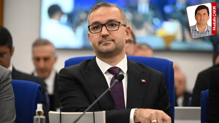 Merkez Bankası Başkanı Karahan'ın TBMM'deki sunumuna 'fon skandalı' tartışmaları damgasını vurdu... Muhalefetten sert tepki: 'Türkiye çalkalanıyor, en büyük vurgun!'