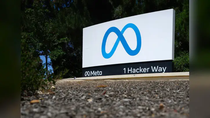 Meta Falls After Boosting Spending Plans for AI Bet