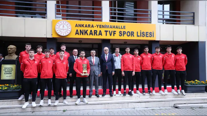 Millî Eğitim Bakanı Yusuf Tekin, Şampiyon TVF Spor Lisesi’ni Ziyaret Etti - Türkiye Voleybol Federasyonu | TVF