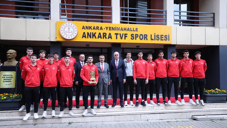 Millî Eğitim Bakanı Yusuf Tekin, Şampiyon TVF Spor Lisesi’ni Ziyaret Etti - Türkiye Voleybol Federasyonu | TVF