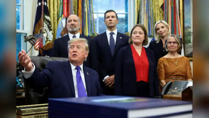 Most Republicans in Tight Midterm Races Distance Themselves From Trump, Reuters Review Finds