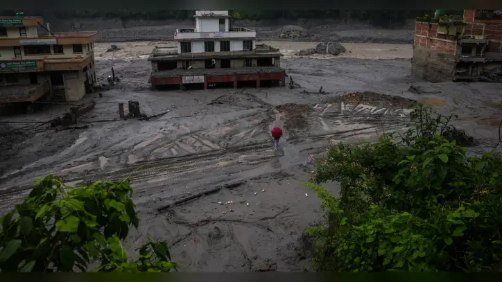 Nepal resumes flood rescue, seeks technical help and billions of dollars